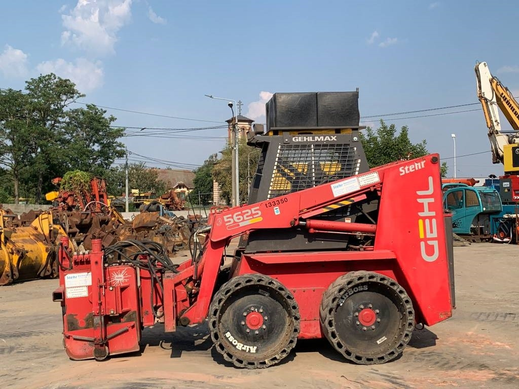 Gehl SL5625 - Kompaktiekrāvējs: foto 2 Gehl SL5625 - Kompaktiekrāvējs: foto 2