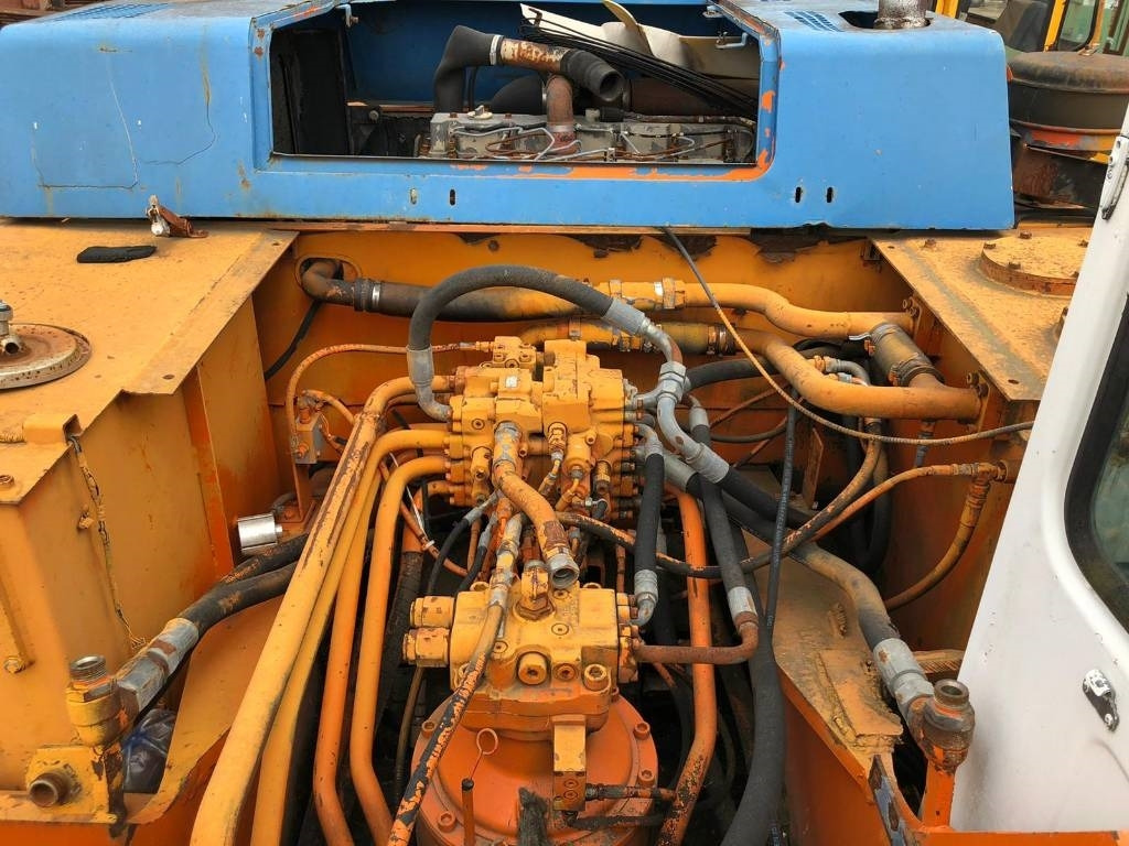 Halla Hitachi HE 280 ICE - Kāpurķēžu ekskavators: foto 4 Halla Hitachi HE 280 ICE - Kāpurķēžu ekskavators: foto 4