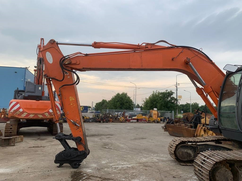 Hitachi ZX 180 LC-3 - Kāpurķēžu ekskavators: foto 4 Hitachi ZX 180 LC-3 - Kāpurķēžu ekskavators: foto 4