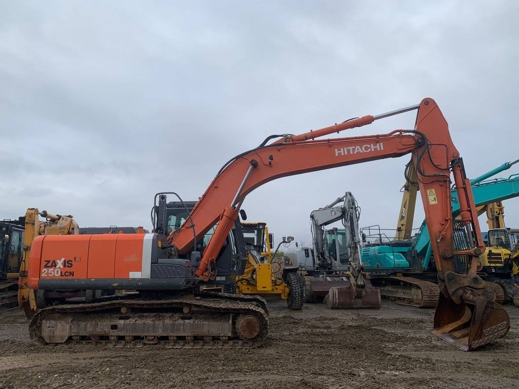 Hitachi ZX 250 LC N-3 - Kāpurķēžu ekskavators: foto 5 Hitachi ZX 250 LC N-3 - Kāpurķēžu ekskavators: foto 5