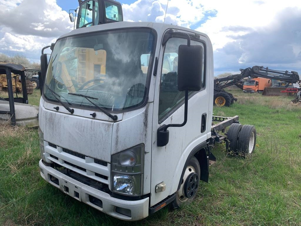 Isuzu FOR PARTS - Šasija kravas automašīna: foto 2 Isuzu FOR PARTS - Šasija kravas automašīna: foto 2