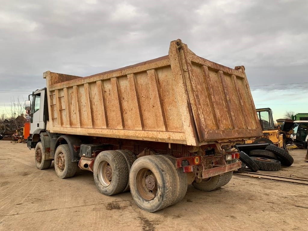 Iveco Eurotech - Kravas automašīna pašizgāzējs: foto 3 Iveco Eurotech - Kravas automašīna pašizgāzējs: foto 3