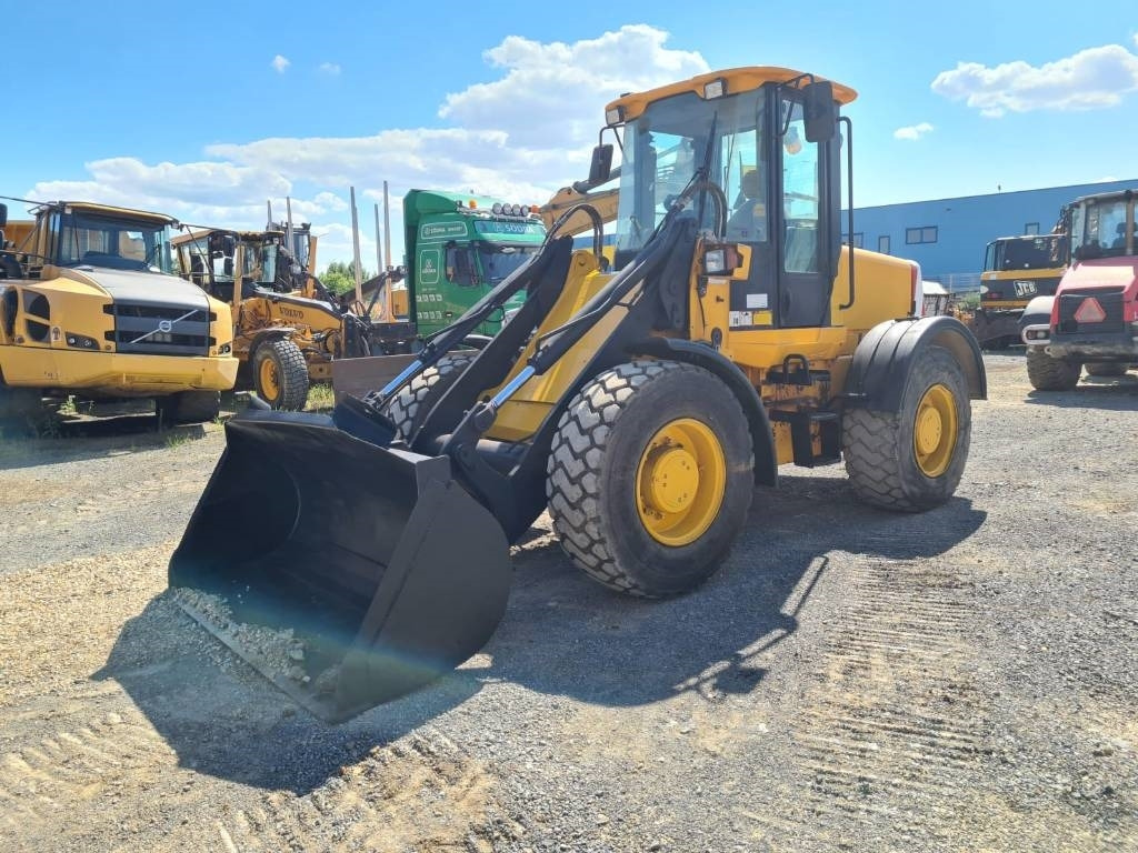JCB 416HT  - Riteņu iekrāvējs: foto 1 JCB 416HT  - Riteņu iekrāvējs: foto 1