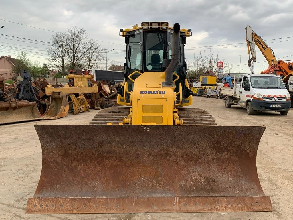 Komatsu D 51 PX-24 - Buldozers: foto 5 Komatsu D 51 PX-24 - Buldozers: foto 5