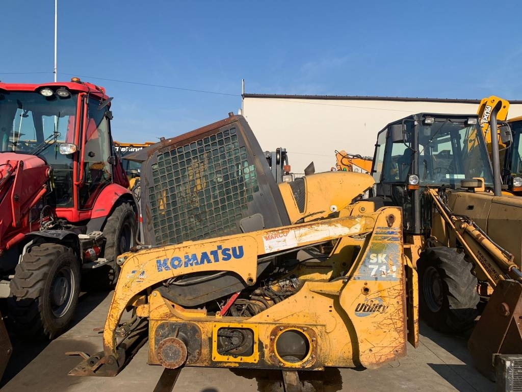 Komatsu SK 714 FOR PARTS - Kompaktiekrāvējs: foto 2 Komatsu SK 714 FOR PARTS - Kompaktiekrāvējs: foto 2