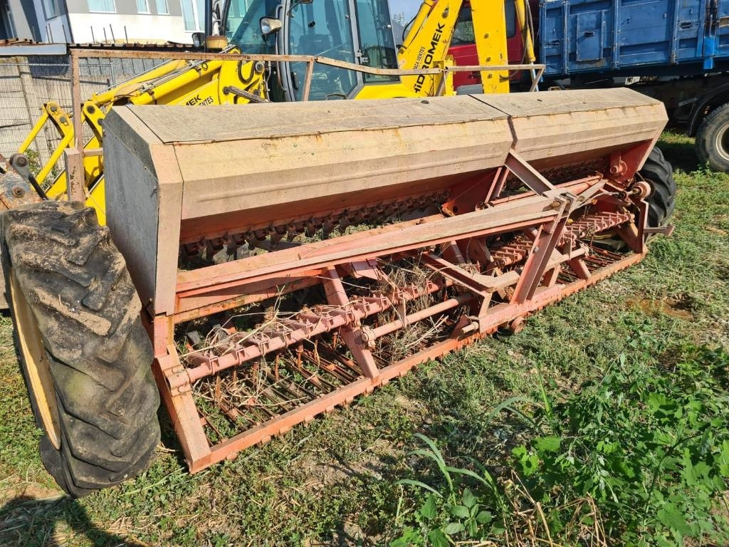 Kuhn 4M - Kombinētā sējmašīna: foto 4 Kuhn 4M - Kombinētā sējmašīna: foto 4