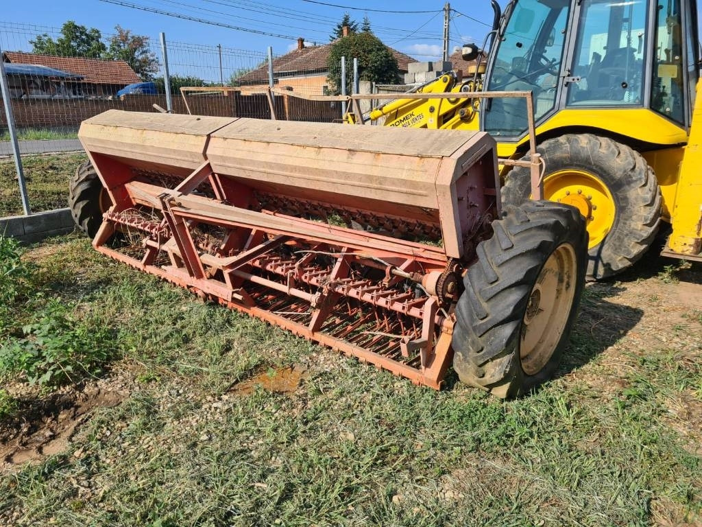 Kuhn 4M - Kombinētā sējmašīna: foto 1 Kuhn 4M - Kombinētā sējmašīna: foto 1