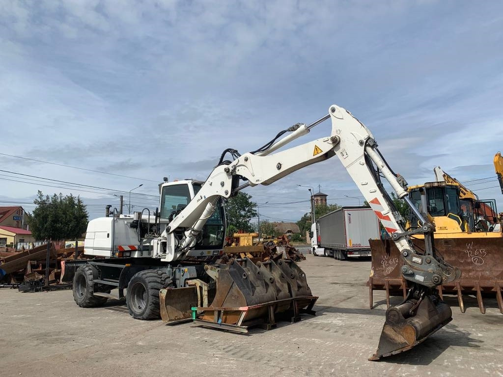Liebherr A 311 Litronic - Riteņu ekskavators: foto 2 Liebherr A 311 Litronic - Riteņu ekskavators: foto 2