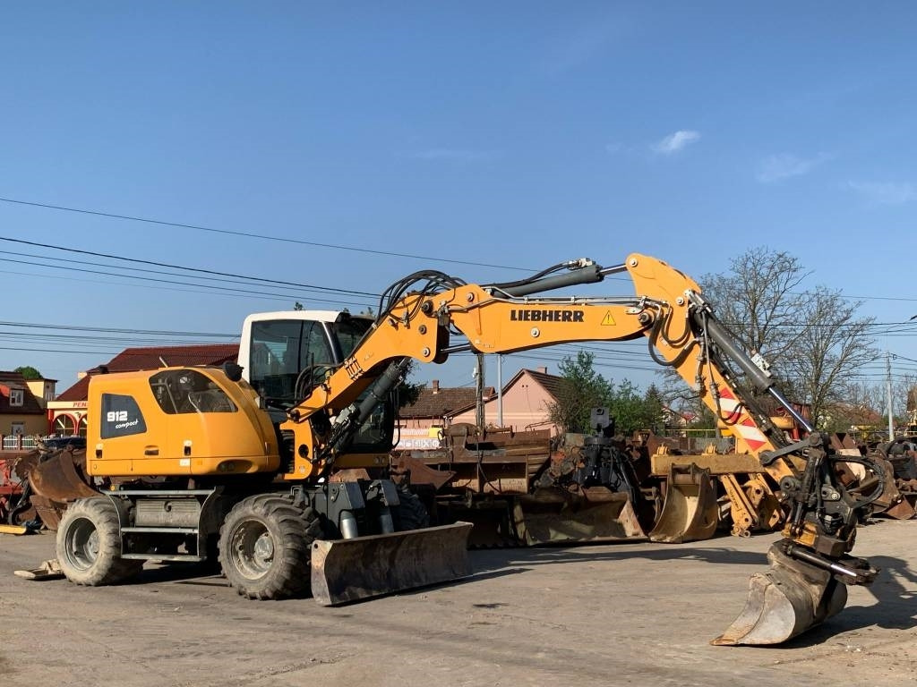 Liebherr A912 Compact+Engcon Rototilt - Riteņu ekskavators: foto 2 Liebherr A912 Compact+Engcon Rototilt - Riteņu ekskavators: foto 2