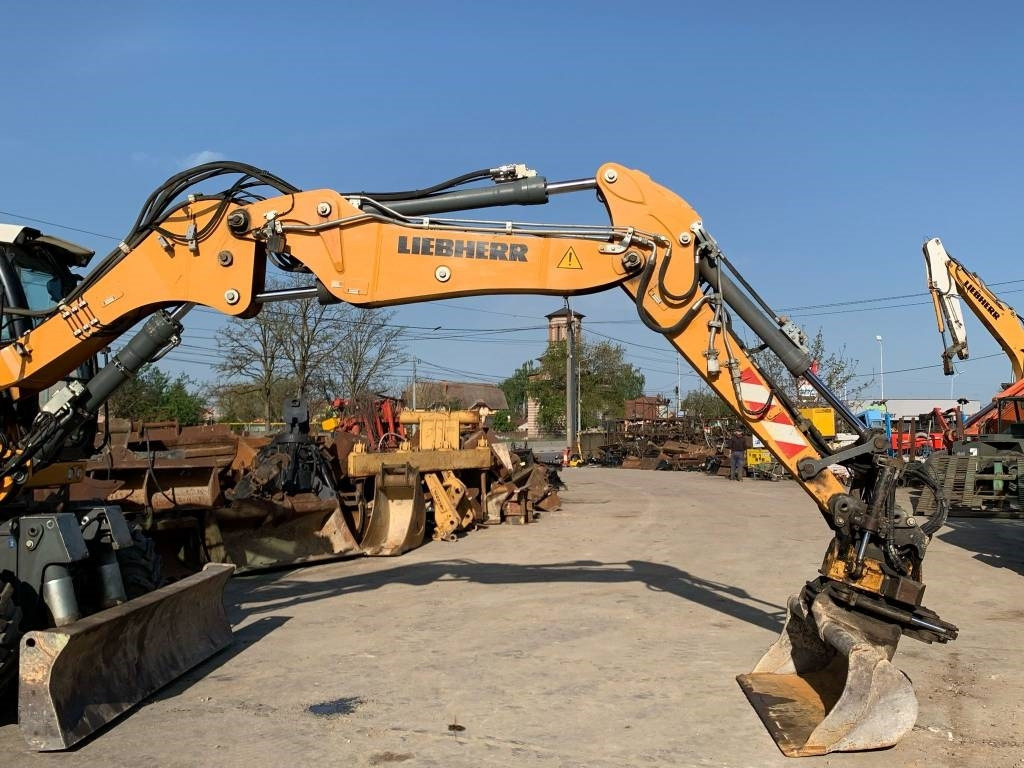 Liebherr A912 Compact+Engcon Rototilt - Riteņu ekskavators: foto 5 Liebherr A912 Compact+Engcon Rototilt - Riteņu ekskavators: foto 5