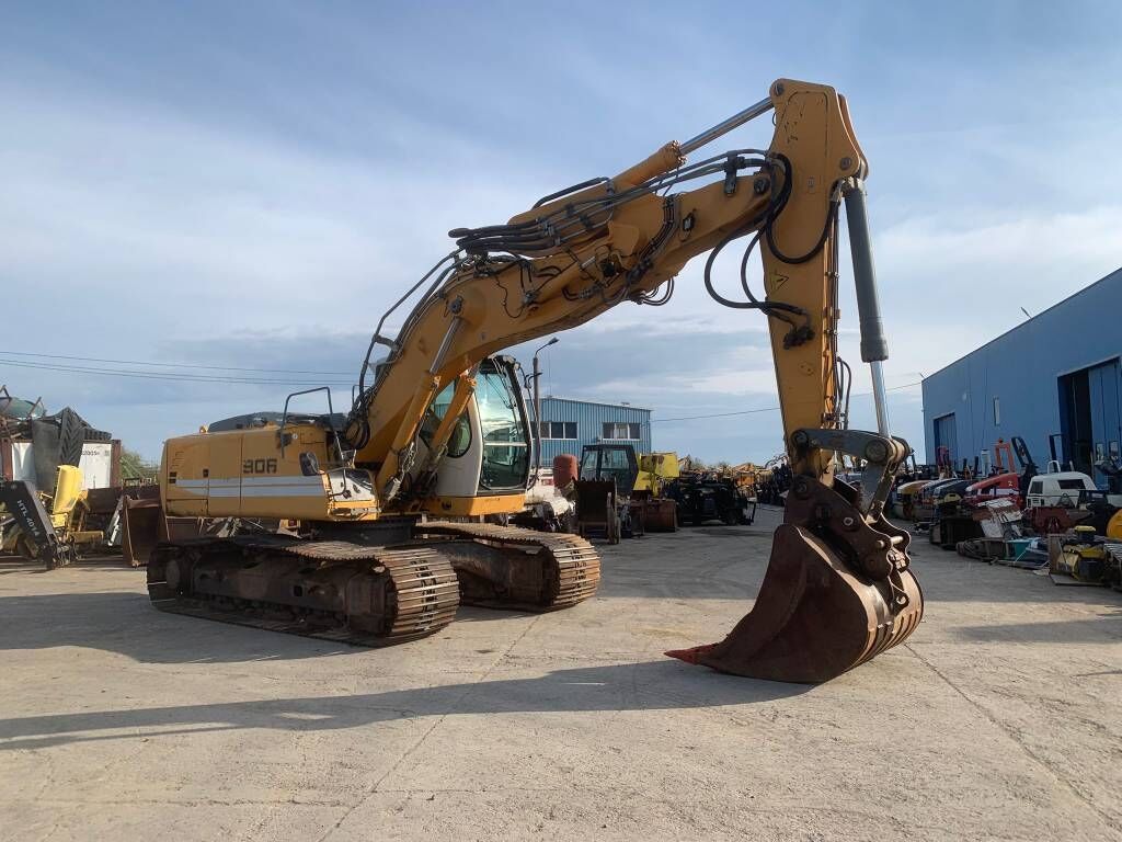 Liebherr R 906 LC Liebherr R 906 LC - Kāpurķēžu ekskavators: foto 5 Liebherr R 906 LC Liebherr R 906 LC - Kāpurķēžu ekskavators: foto 5