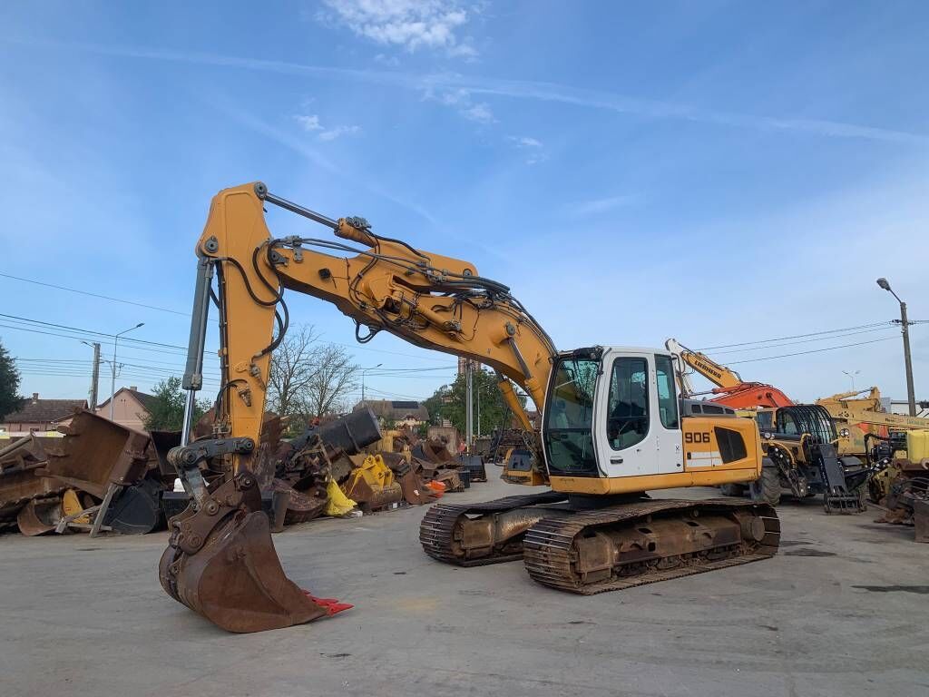 Liebherr R 906 LC Liebherr R 906 LC - Kāpurķēžu ekskavators: foto 1 Liebherr R 906 LC Liebherr R 906 LC - Kāpurķēžu ekskavators: foto 1