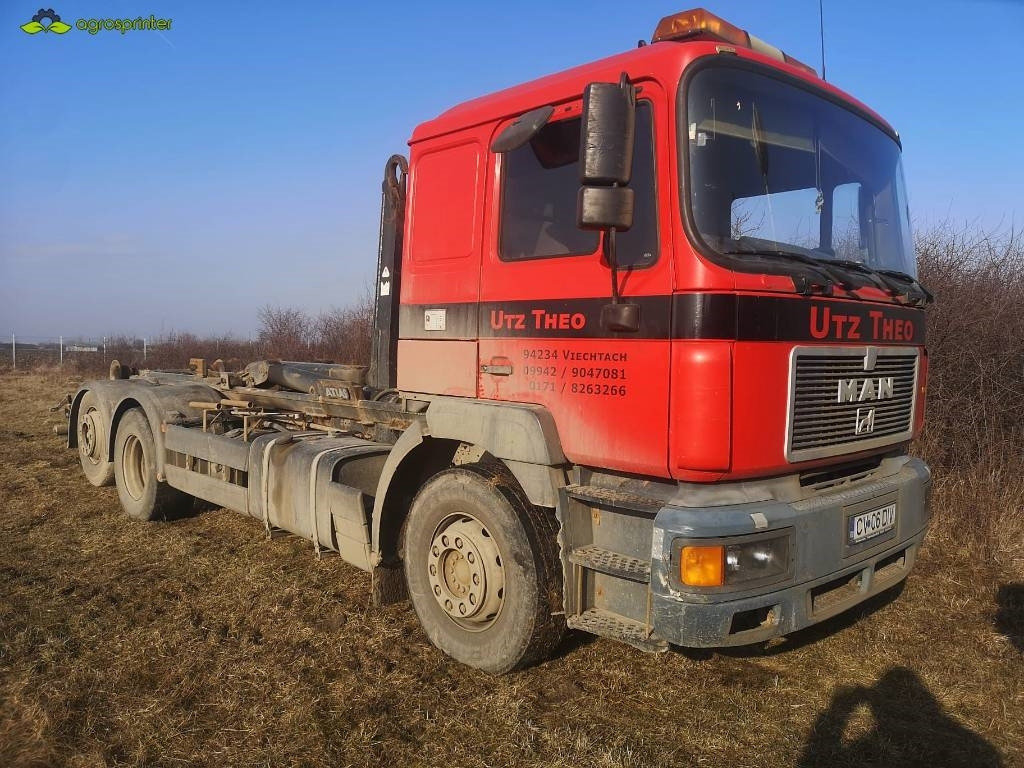 MAN F2001 - Pacēlājs ar āķi: foto 2 MAN F2001 - Pacēlājs ar āķi: foto 2