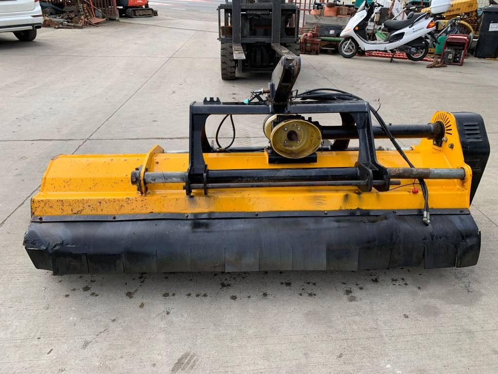 McConnel 230 - Pļaujmašīna-smalcinātājs/ Mulčētājs: foto 3 McConnel 230 - Pļaujmašīna-smalcinātājs/ Mulčētājs: foto 3