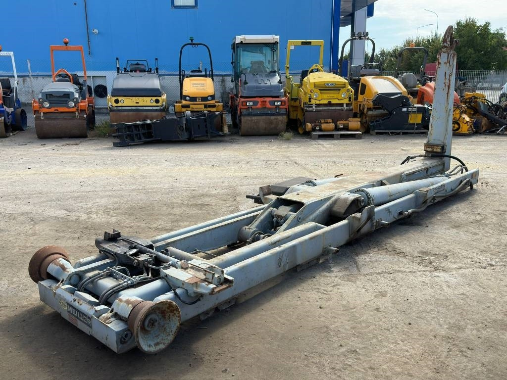 Meiller RK 20.60 - Būvgružu konteineru/ Pacēlāji ar āķi sistēma: foto 3 Meiller RK 20.60 - Būvgružu konteineru/ Pacēlāji ar āķi sistēma: foto 3