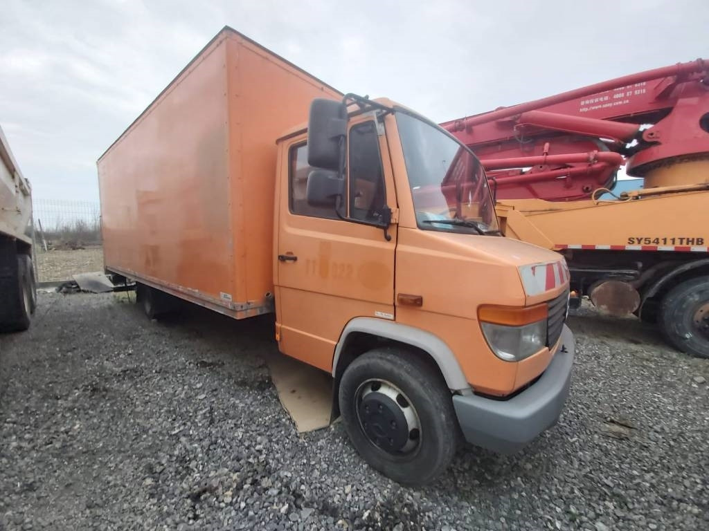 Mercedes-Benz 814D - Kravas automašīna ar slēgto virsbūvi: foto 3 Mercedes-Benz 814D - Kravas automašīna ar slēgto virsbūvi: foto 3