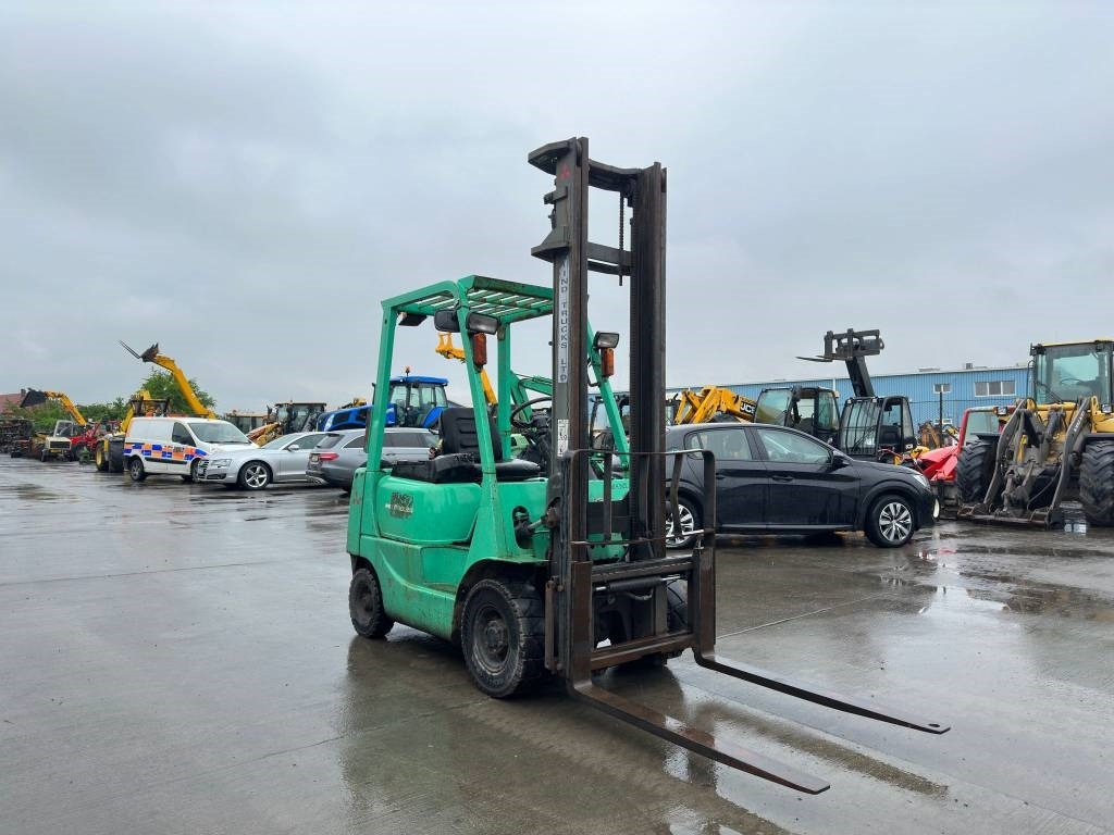 Mitsubishi FD15 - Dīzeļiekrāvējs: foto 2 Mitsubishi FD15 - Dīzeļiekrāvējs: foto 2