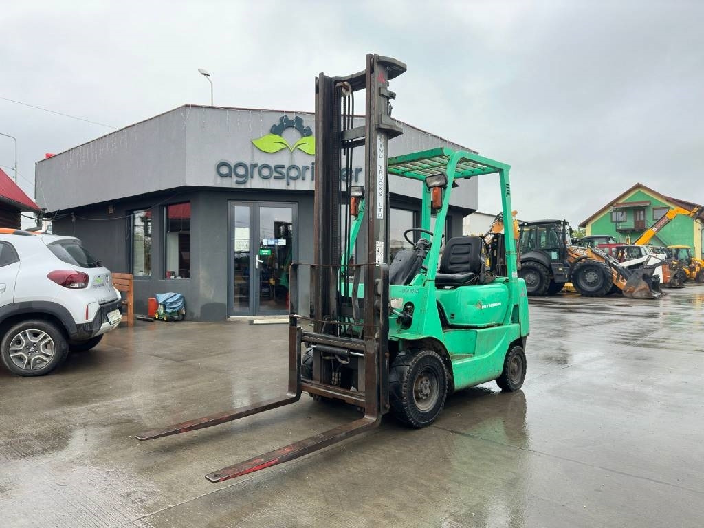 Mitsubishi FD15 - Dīzeļiekrāvējs: foto 1 Mitsubishi FD15 - Dīzeļiekrāvējs: foto 1