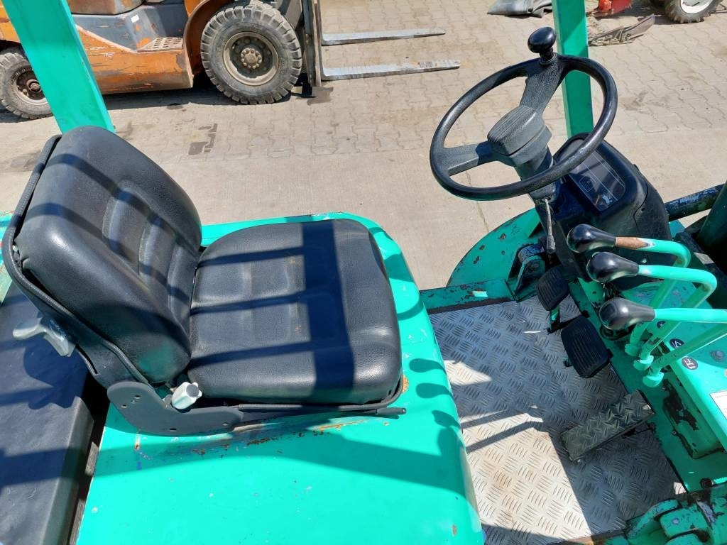 Mitsubishi FD35A - Dīzeļiekrāvējs: foto 5 Mitsubishi FD35A - Dīzeļiekrāvējs: foto 5