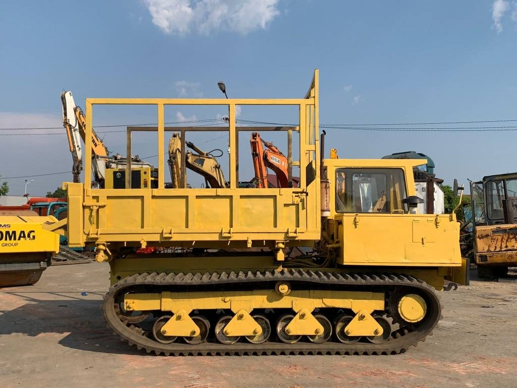 Kāpurķēžu pašizgāzējs Morooka MST 800: foto 6