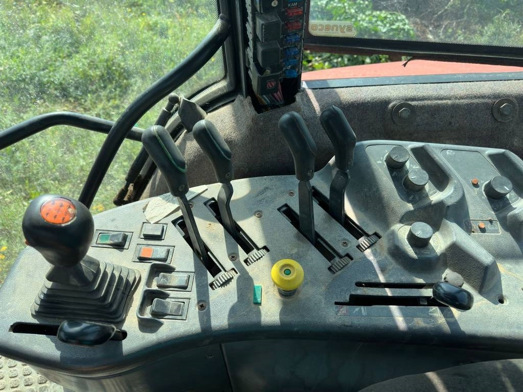 Traktors New Holland G 210: foto 10