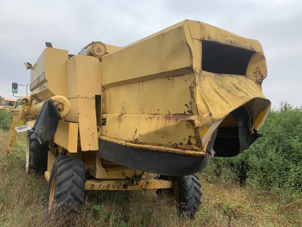 New Holland TX 32 - Labības kombains: foto 5 New Holland TX 32 - Labības kombains: foto 5