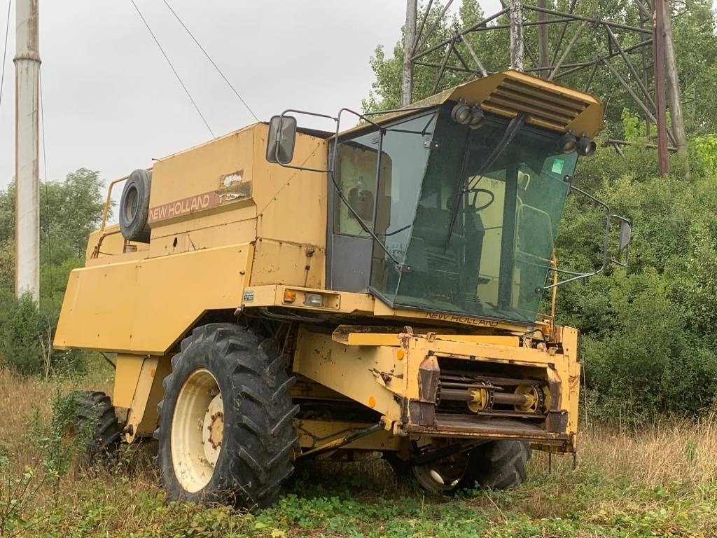 New Holland TX 32 - Labības kombains: foto 1 New Holland TX 32 - Labības kombains: foto 1