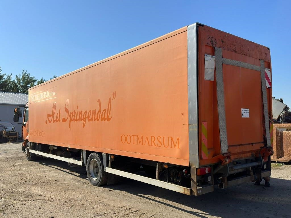 Renault Midlum 220 DCI - Kravas automašīna ar slēgto virsbūvi: foto 2 Renault Midlum 220 DCI - Kravas automašīna ar slēgto virsbūvi: foto 2