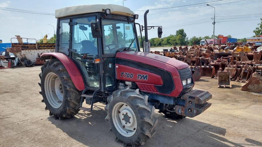 TYM T700 - Traktors: foto 1 TYM T700 - Traktors: foto 1