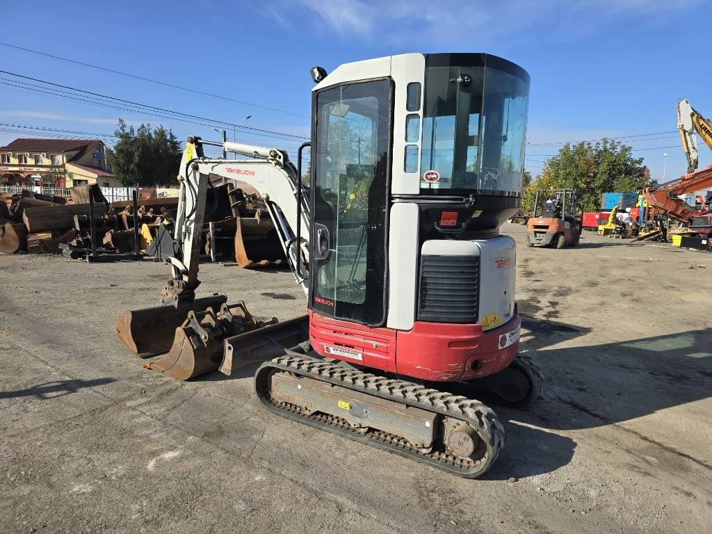 Takeuchi TB 23 R - Mini-ekskavators: foto 2 Takeuchi TB 23 R - Mini-ekskavators: foto 2