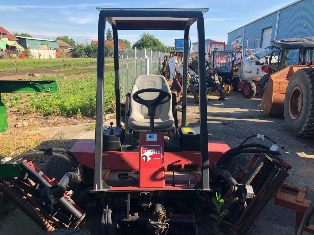 Toro REELMASTER 5500D - Zāles pļāvējs: foto 1 Toro REELMASTER 5500D - Zāles pļāvējs: foto 1