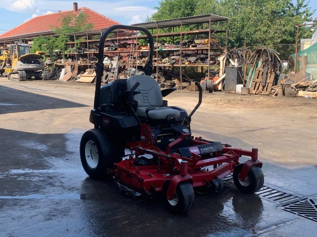 Toro Z MASTER PROFESSIONAL 7000 - Zāles pļāvējs: foto 2 Toro Z MASTER PROFESSIONAL 7000 - Zāles pļāvējs: foto 2