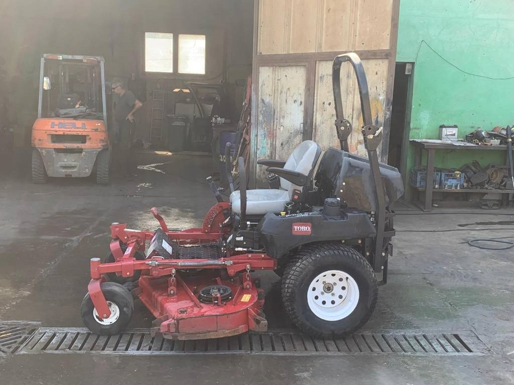 Toro Z MASTER PROFESSIONAL 7000 - Zāles pļāvējs: foto 5 Toro Z MASTER PROFESSIONAL 7000 - Zāles pļāvējs: foto 5