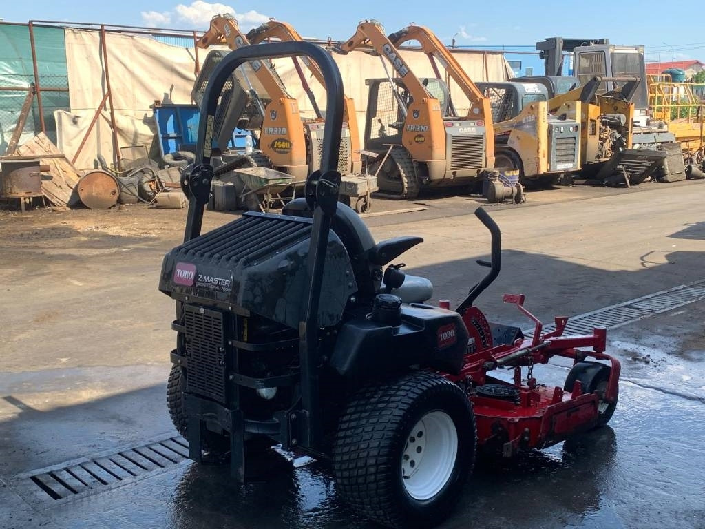 Toro Z MASTER PROFESSIONAL 7000 - Zāles pļāvējs: foto 4 Toro Z MASTER PROFESSIONAL 7000 - Zāles pļāvējs: foto 4