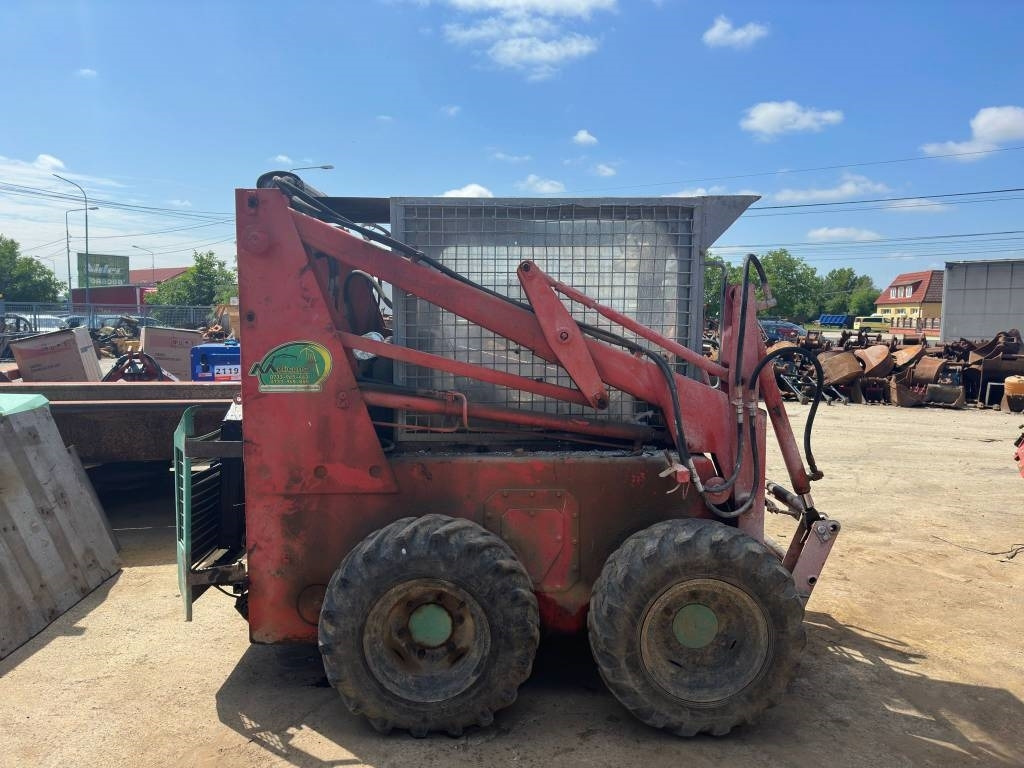 Unirak 600 - Kompaktiekrāvējs: foto 5 Unirak 600 - Kompaktiekrāvējs: foto 5