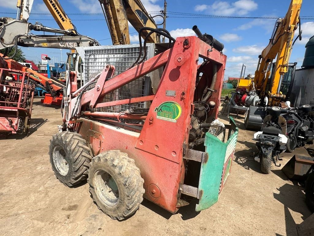 Unirak 600 - Kompaktiekrāvējs: foto 3 Unirak 600 - Kompaktiekrāvējs: foto 3