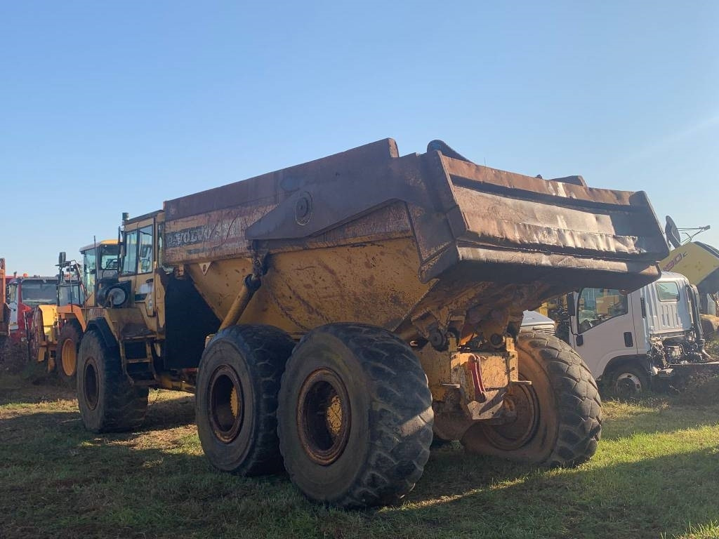 Volvo A 25 C - Artikulētias pašizgāzējs: foto 3 Volvo A 25 C - Artikulētias pašizgāzējs: foto 3