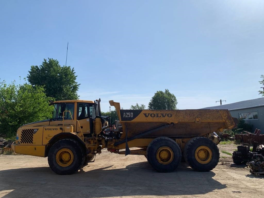 Volvo A 25 D - Artikulētias pašizgāzējs: foto 5 Volvo A 25 D - Artikulētias pašizgāzējs: foto 5