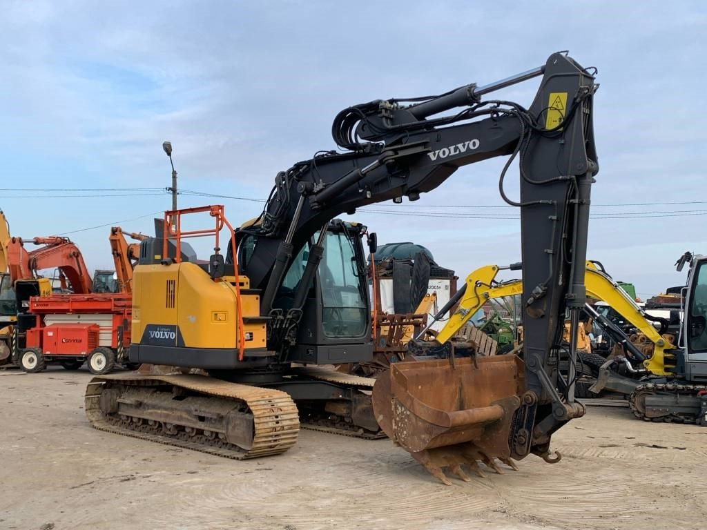 Volvo ECR145EL - Kāpurķēžu ekskavators: foto 5 Volvo ECR145EL - Kāpurķēžu ekskavators: foto 5