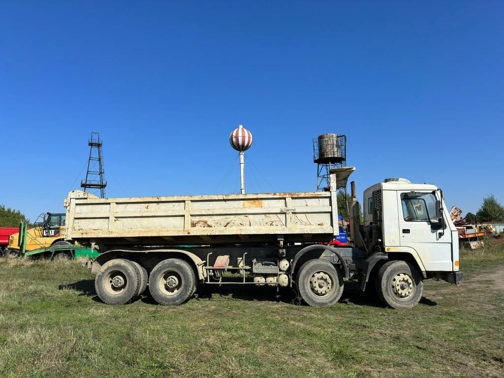 Volvo FL 10 - Kravas automašīna pašizgāzējs: foto 5 Volvo FL 10 - Kravas automašīna pašizgāzējs: foto 5