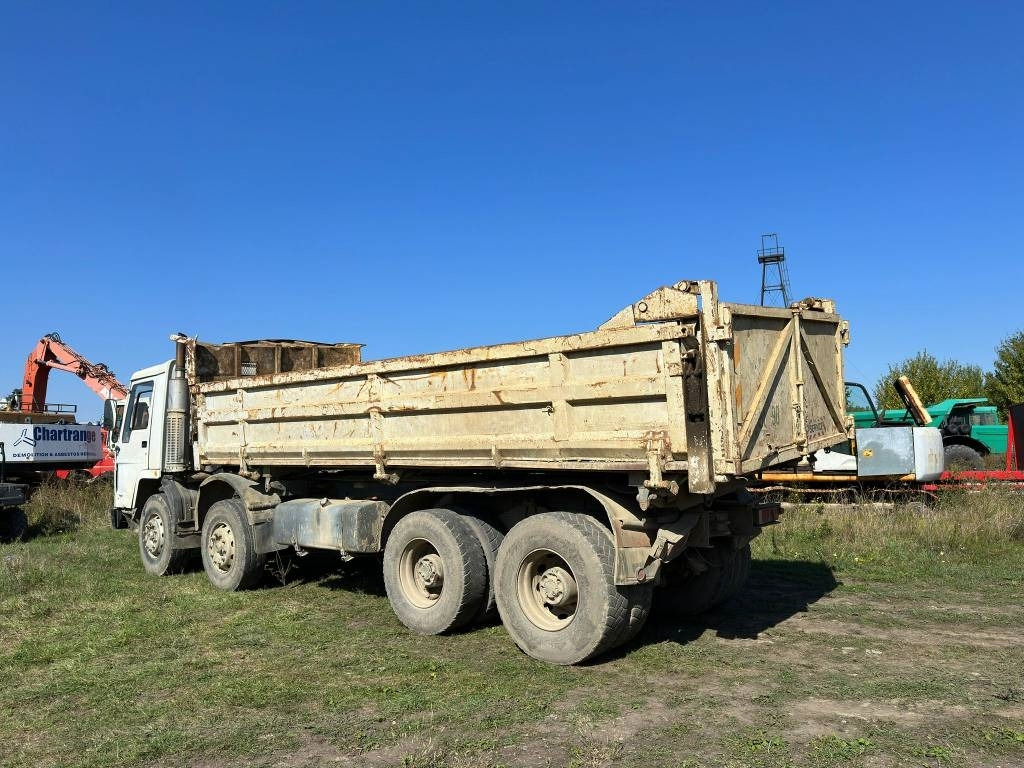 Volvo FL 10 - Kravas automašīna pašizgāzējs: foto 3 Volvo FL 10 - Kravas automašīna pašizgāzējs: foto 3