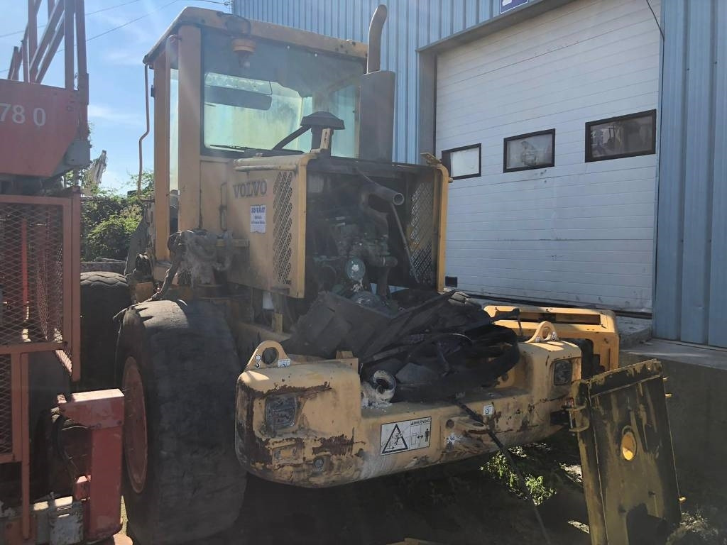 Volvo L 50 E FOR PARTS - Riteņu iekrāvējs: foto 3 Volvo L 50 E FOR PARTS - Riteņu iekrāvējs: foto 3