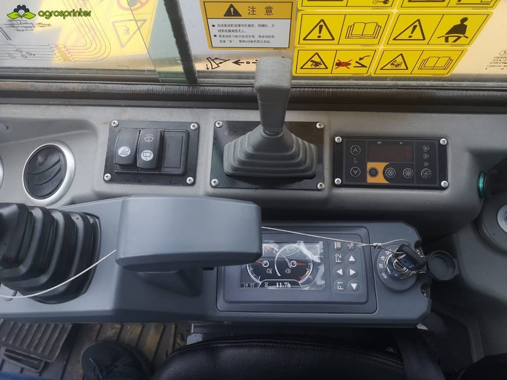 Mini-ekskavators XCMG XE 35 U: foto 8 Mini-ekskavators XCMG XE 35 U: foto 8