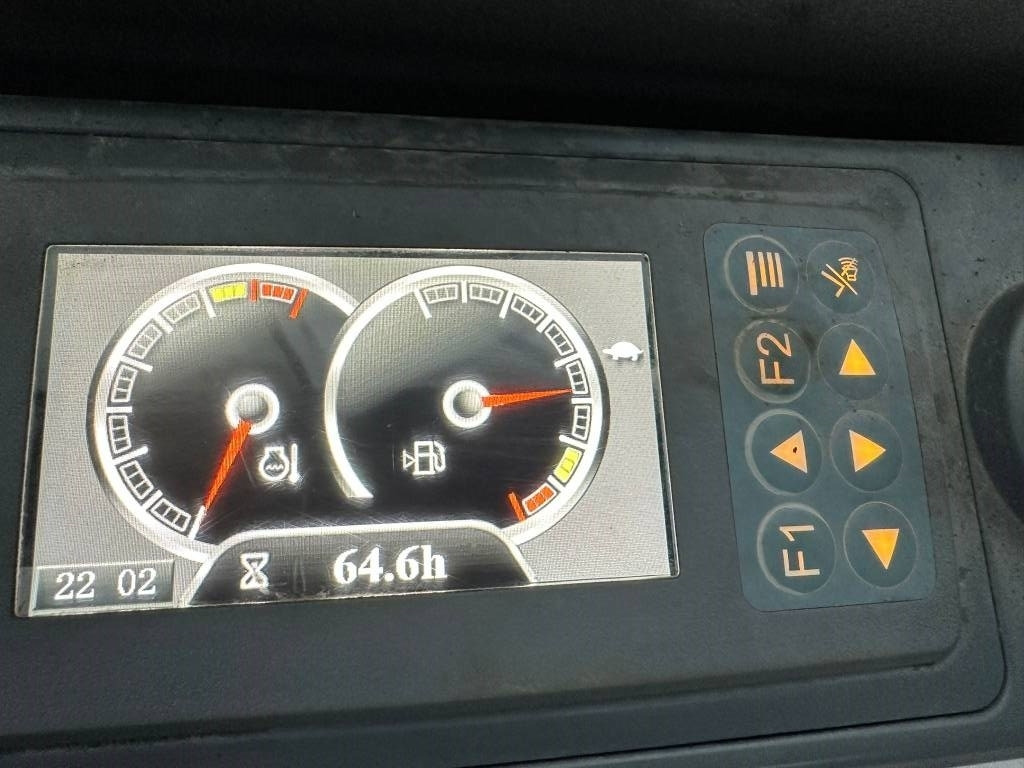 Mini-ekskavators XCMG XE 35 U: foto 9 Mini-ekskavators XCMG XE 35 U: foto 9