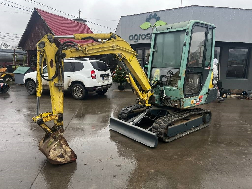Yanmar B 25 V - Mini-ekskavators: foto 1 Yanmar B 25 V - Mini-ekskavators: foto 1