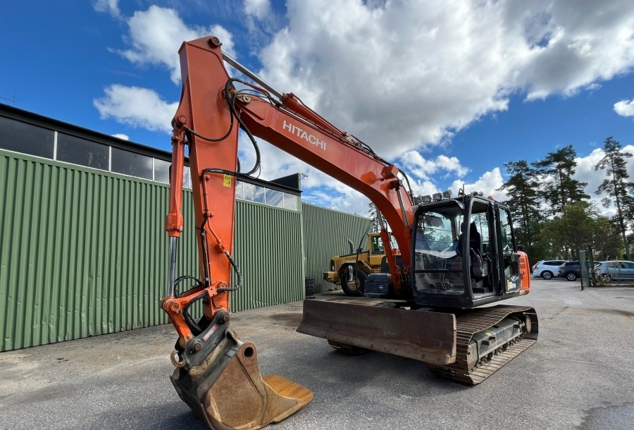 HITACHI Zaxis 130 - Kāpurķēžu ekskavators: foto 1 HITACHI Zaxis 130 - Kāpurķēžu ekskavators: foto 1