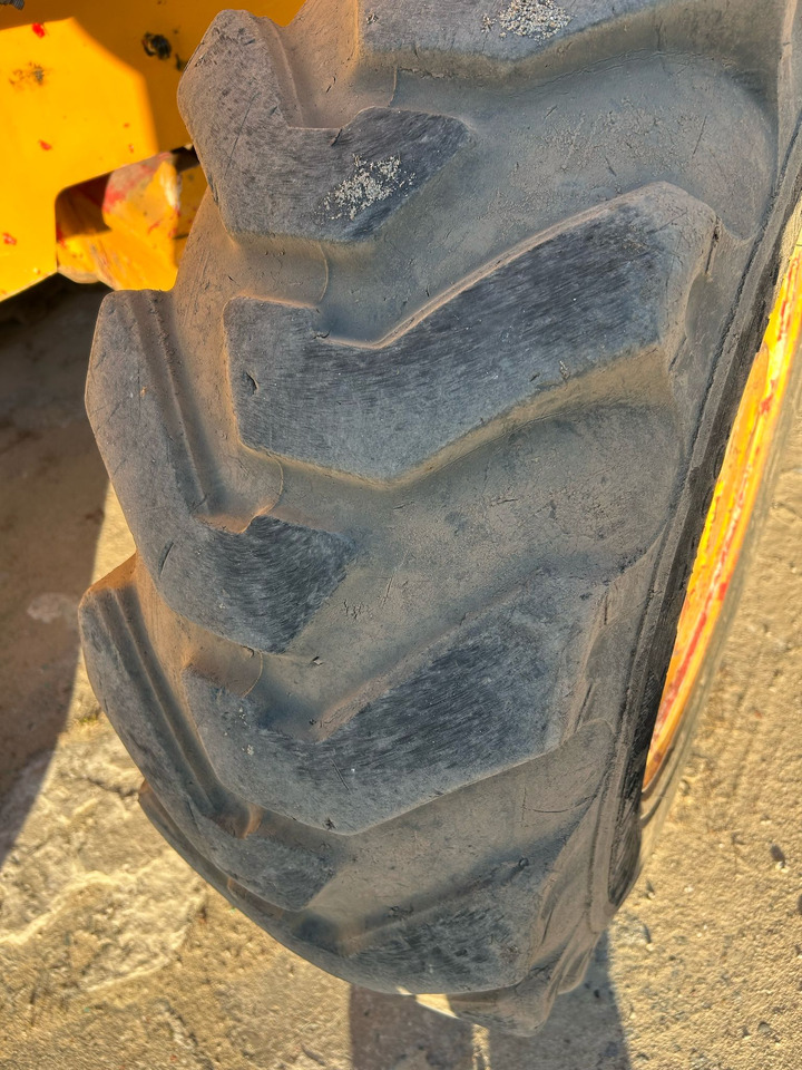 JCB 3CX - Ekskavators-iekrāvējs: foto 5 JCB 3CX - Ekskavators-iekrāvējs: foto 5