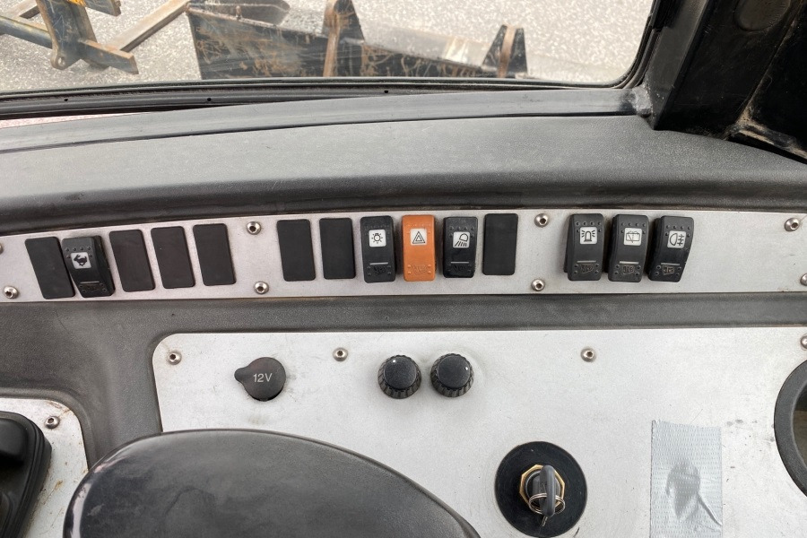 JCB 406 - Riteņu iekrāvējs: foto 4 JCB 406 - Riteņu iekrāvējs: foto 4
