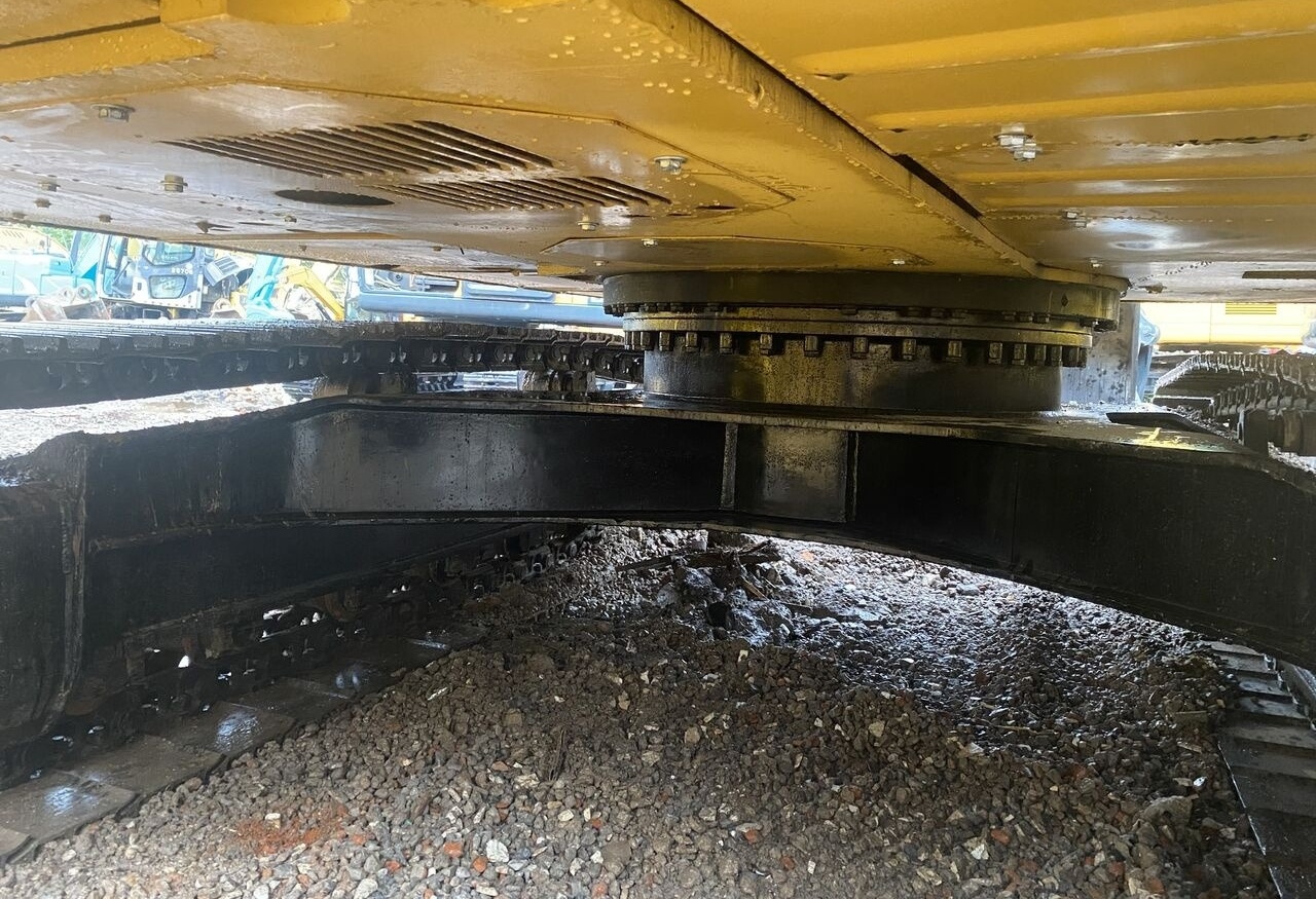 Caterpillar 320CL - Kāpurķēžu ekskavators: foto 2 Caterpillar 320CL - Kāpurķēžu ekskavators: foto 2