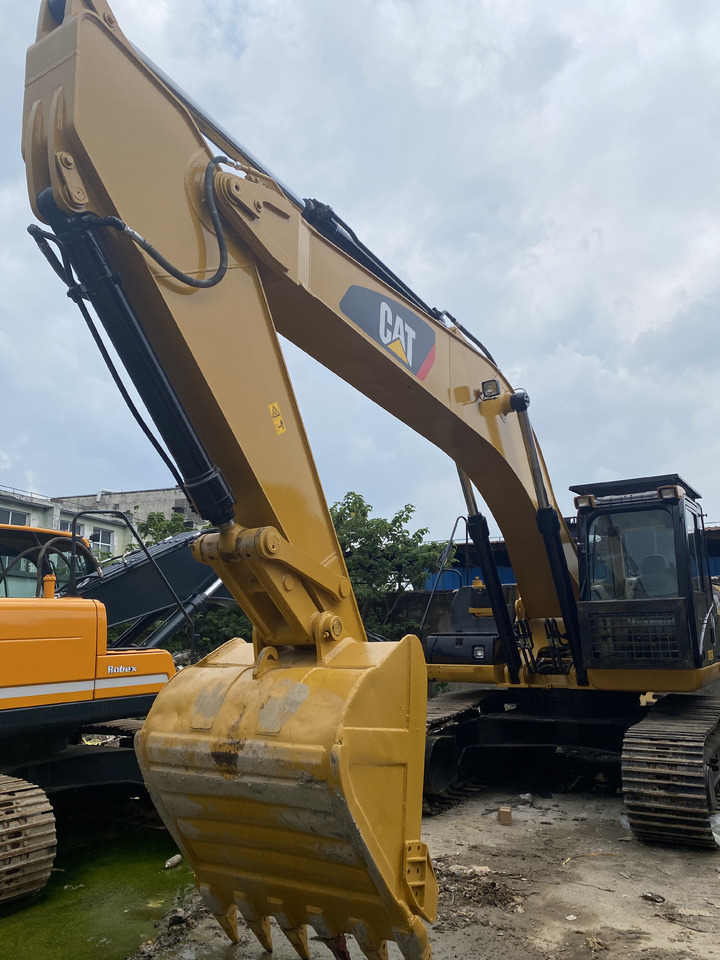 Caterpillar 330D - Kāpurķēžu ekskavators: foto 1 Caterpillar 330D - Kāpurķēžu ekskavators: foto 1